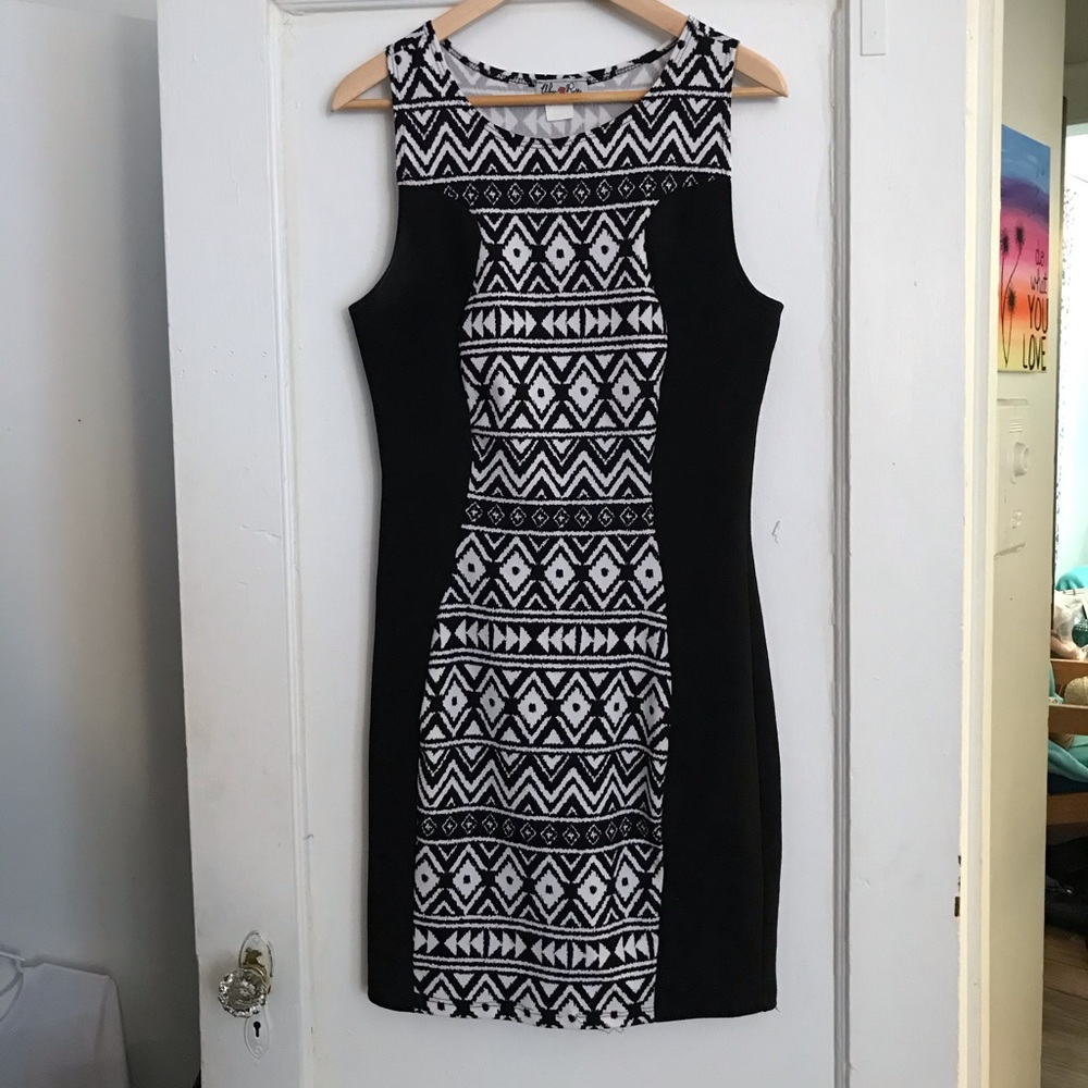 Black and white stretchy dress